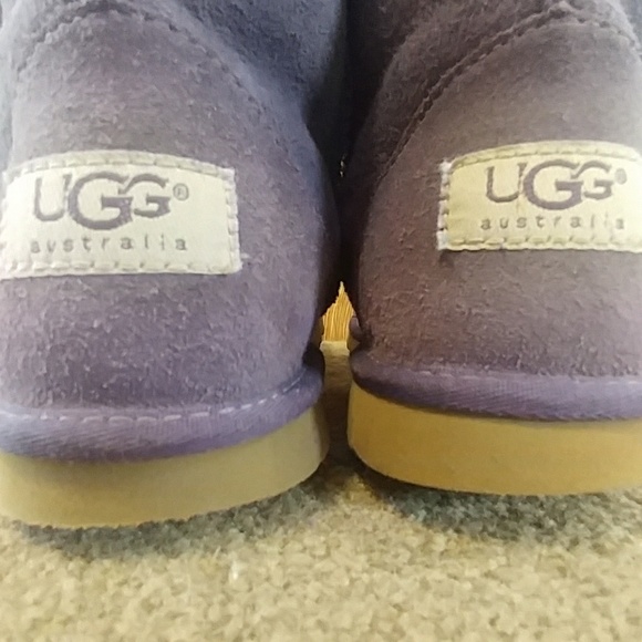 Authentic UGG Purple Classic Short Boots sz 6 - Picture 4 of 8